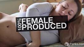 Yanks Molly Broad Masturbating