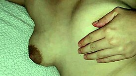 सौतेली बहन की पैंटी से खेलते ही मेरा लंड खड़ा हो गया