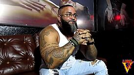 Meu Marido Perdeu No Jogo De Bilhar Mas Quem Ganhou Fui Eu Pagando Com Meu Cuzinho