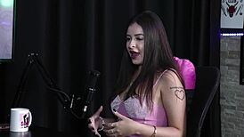 i loved recording in the car showing my ass and pussy until cum drips