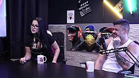 A Experi�ncia Dela Em Um M�nage Com Transsexual Foi Tenso E O Motivo De Sair Da Cidade Foi - Emy Tatuada