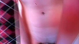 चार चश्मे वाली खूबसूरत इवेलिन साइबियन पर इंटेंस मशीन ऑर्गेज्म लेती है