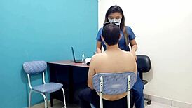 eres tan diplomatica, medicucha, examinando y follando al paciente?