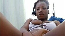 i can’t resist exotic scottie too hottie playing with her tight pussy on mastermeat1