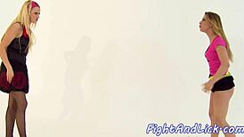 Stockinged lezzie diving into wrestling babe’s pussy 😜