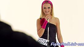 Stockinged lezzie diving into wrestling babe’s pussy 😜