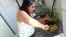 Sarah rosa cooks sexy farofa while showing big tits