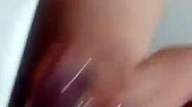 Hey, Nguyen Thi Ngoc Duyen Masturbates with Plastic Bottle