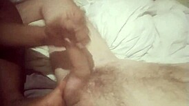 Se Corre En Mi Pie Pajeandole Mientras Le Piso Los Huevos