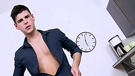 Hardcore hunk sucking cock in gay arse drilling