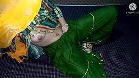 सिमरन फुसफुसाती जल्दी चोदो कोई आ न जाए