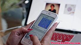 स्टॉकिंग्स वाली ग्लैम मिल्फ को गहराई से पेला