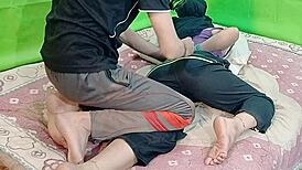 Hot dever seduces bhabhi for steamy homemade Indian sex