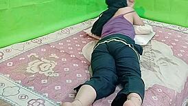 Hot dever seduces bhabhi for steamy homemade Indian sex