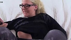 Hey, watch this German hooker sucking while on the phone!