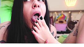 dude, i’m obsessed with worshiping her feet and petite pussy right now