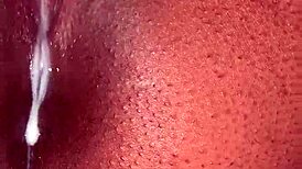 Watch her pussy squirt in the backseat