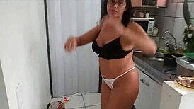 Sarah Rosa Cozinha Sexy Macarr�o Sensual
