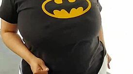 Sammy Owens relaxes by sunbathing on the webcam