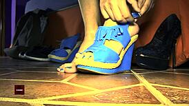 Masturbate With Me Underwater