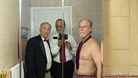 German Amateur Frannkie Gives Blowjob And Handjob In Group Cumshot 😍