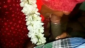 Indian Girl Having Sex In Mask Porn Video!