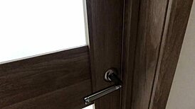 yo, my hot roommate’s sucking my cock like a pro today!