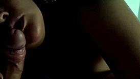 Aluna Novinha Aprendendo A Mamar Com O Professor No Escuridão Do Netflix