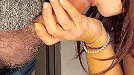 La Maiala Lo Prende In Bocca Con Passione