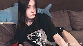Teen Webcam Girl Masturbates With Dildo Seductively