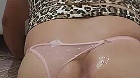 GEMENDO NA PICA FUDENDO DE QUATRO GAY CURTE ALARGAR CUZINHO!