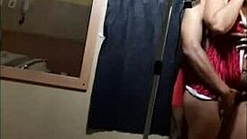 Putaria At Christmas Time! See Brunette Teen Enter Dick And Suck So Good!