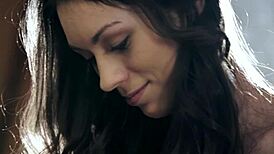 Hey, watch lonely Arwen Gold enjoy solo masturbation in sexy lingerie!