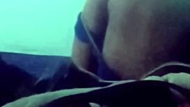 Heteros se depilan el trasero por diversi�n y terminan calientes follando close up pt 3