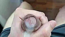 Wow, check this novinho brasileiro with a huge pau!