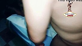 Otro video del delicioso gang bang de la puta de Andy Hot con 4 vergas para ella sola.