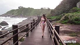 बीच पर खुद को रोक न सकी, वहीं फिंगरिंग कर ली