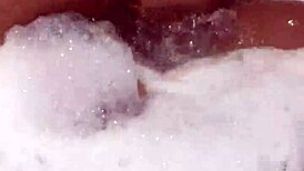 LOOK HOW I MOVE IT IN THE JACUZZI, COME DADDY LET'S HAVE FUN