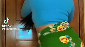 टाइट कपड़े