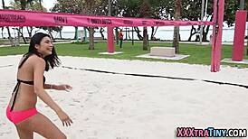 How does this little teen handle doggystyle so well?