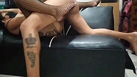 mi rica mucama me espera en el cuarto con rica lencería me vengo en su coño - toma 1 - jimsyvitp