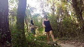 ट्रक ड्राइवर जंगल में रंडी को चोद रहा है, यार!