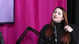 Malu Paz, the blonde amateur, records her first double penetration in a threesome.