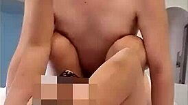 Feliz navidad cuckold pam hotwife de colegiala y sin condon follando frente a su marido no aguanta las ganas de unirse y meterle la verga