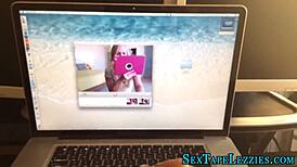 Teen lez oral in HD 😍