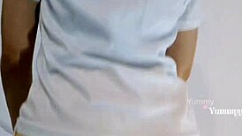 Mi compañero de clase me ayuda con ejercicios físicos