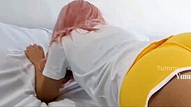 Mi compañero de clase me ayuda con ejercicios físicos