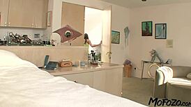 Mofozo Com Shows 9 Inch Dick Drilling Step Daughter Doggystyle