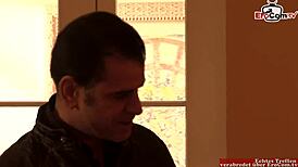 छोटी 18+ बालों वाली 18+ लड़कियां छोटी 18+ टिट्स शेयर करती हैं जंगली गुदा थ्रीसम में