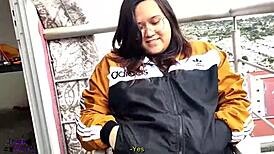 vecinos mirones follando a mi hermanastro en el balcón con blowjob y doggystyle